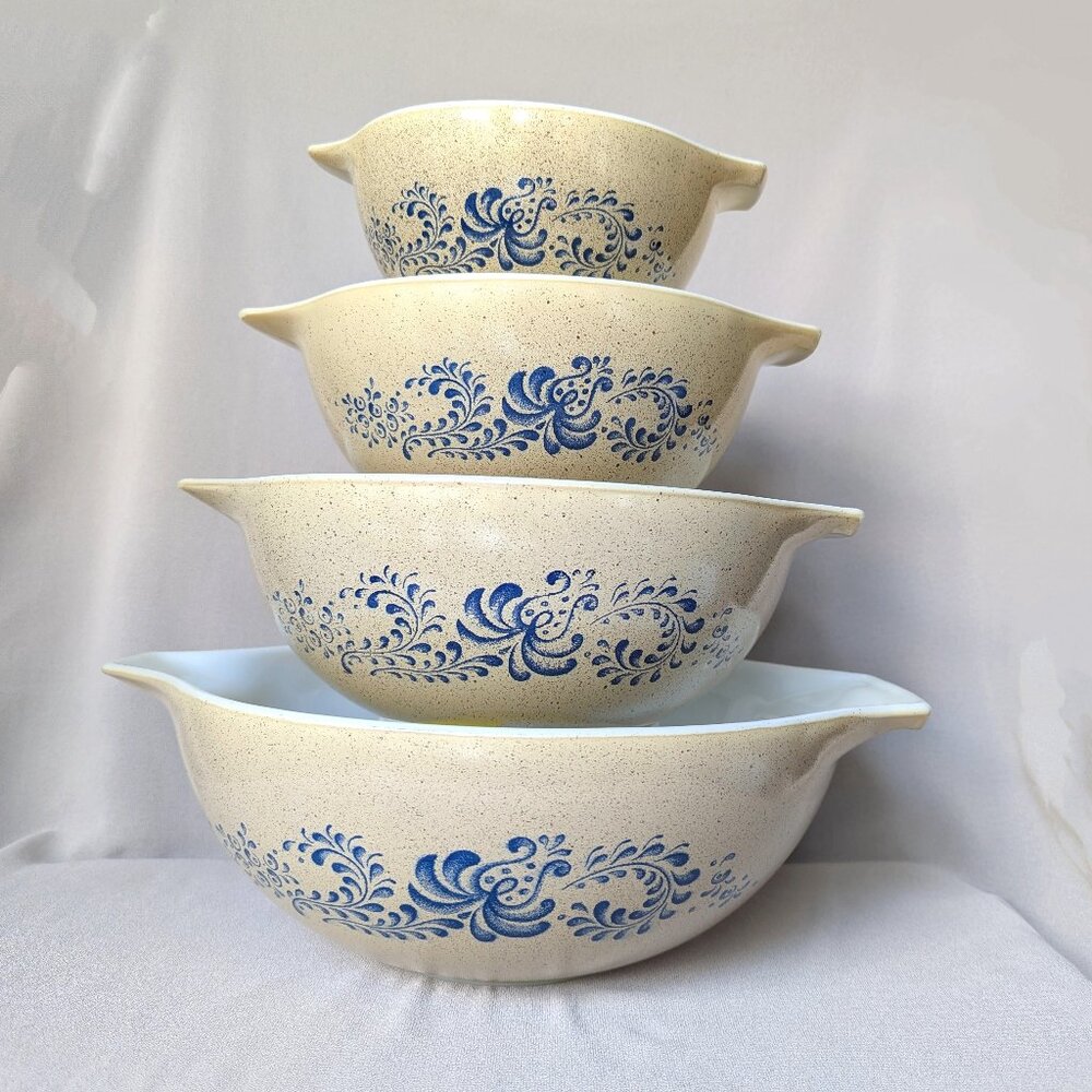 Vintage Pyrex Homestead, 1970s Blue Design Speckled Beige Cinderella Set of 4